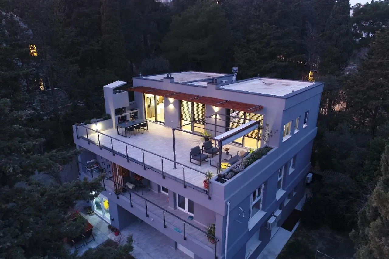 Amai Apartment Split