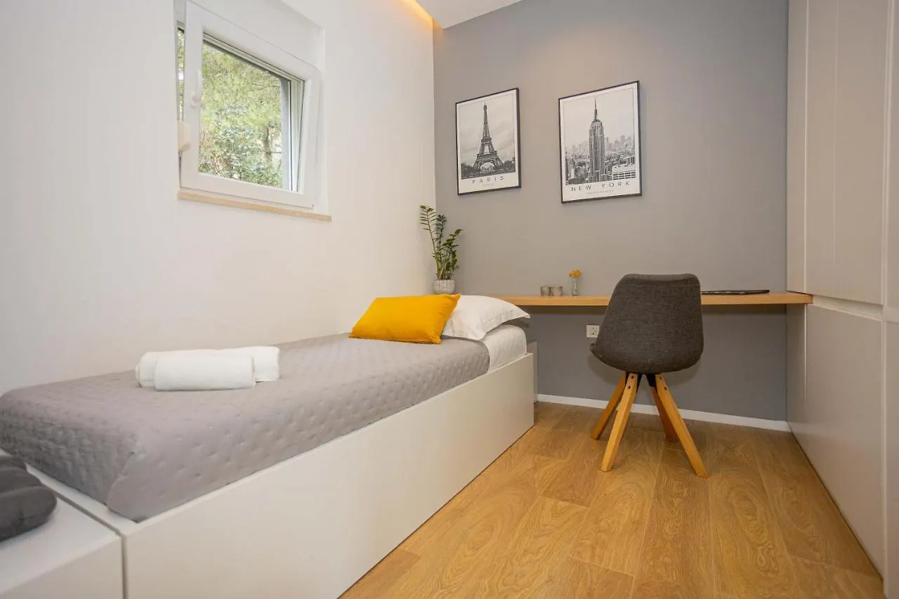 Amai Apartment Split