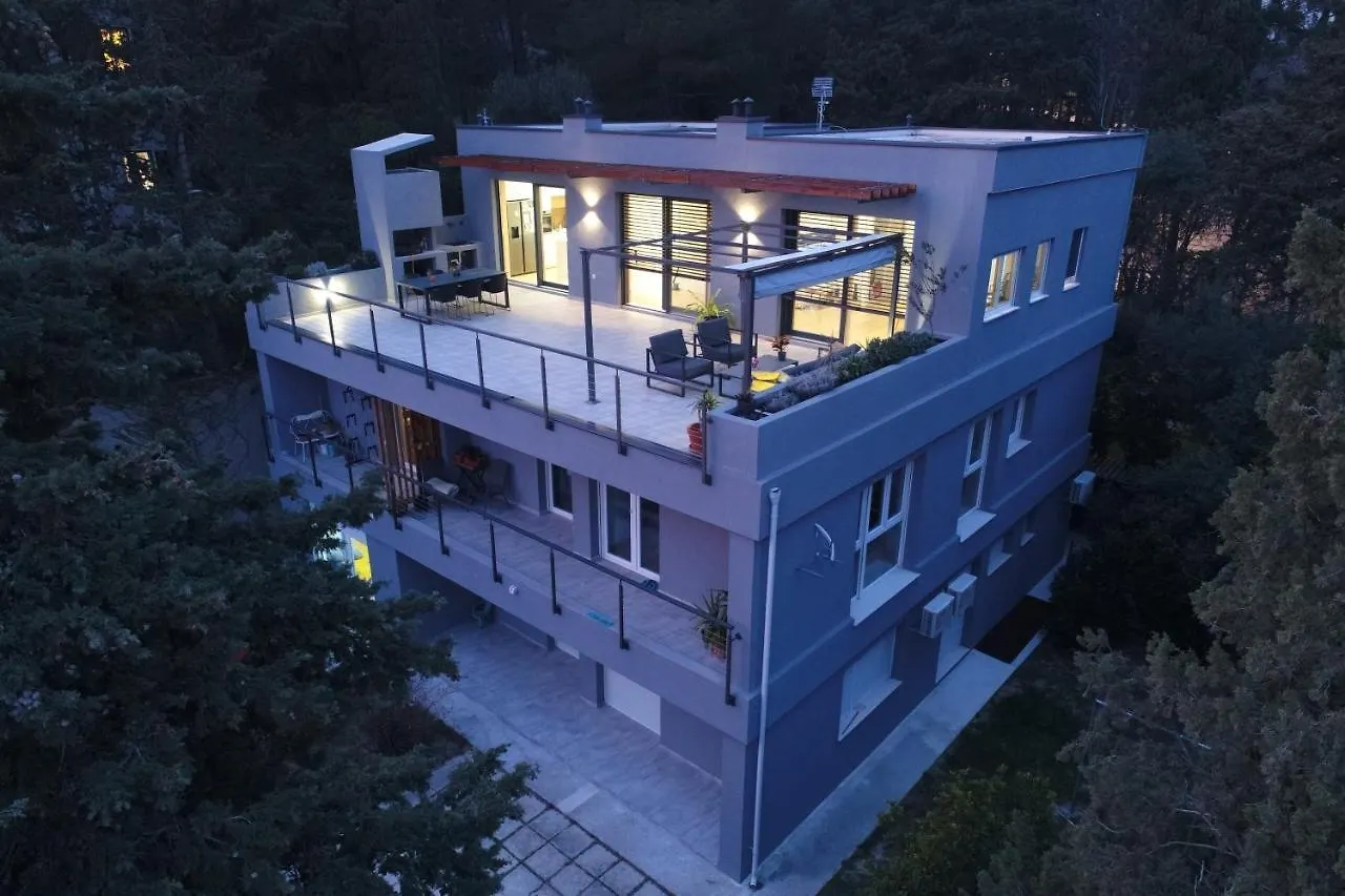 Amai Apartment Split
