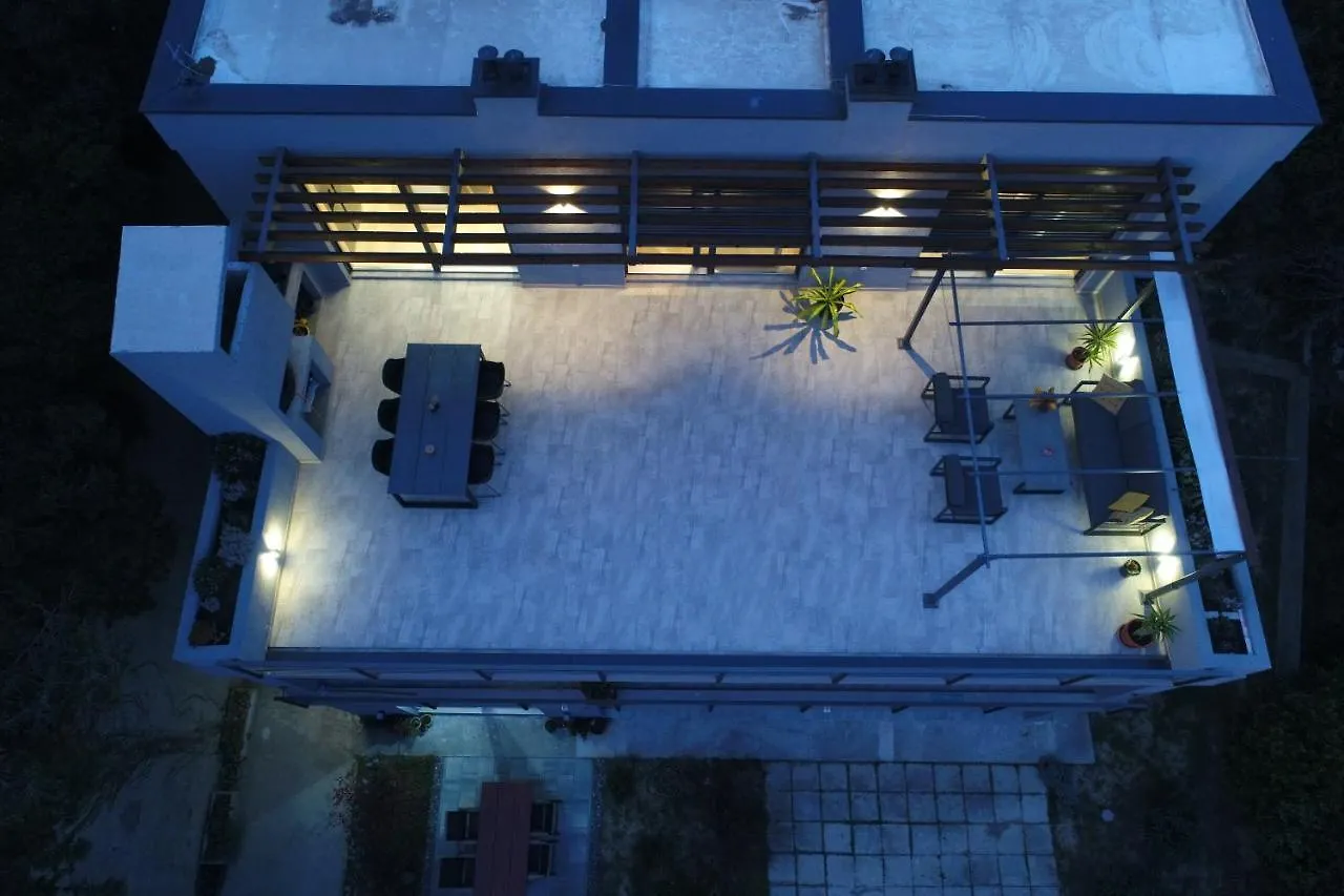 Amai Apartment Split