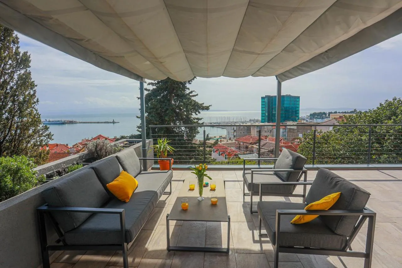 Amai Apartment Split