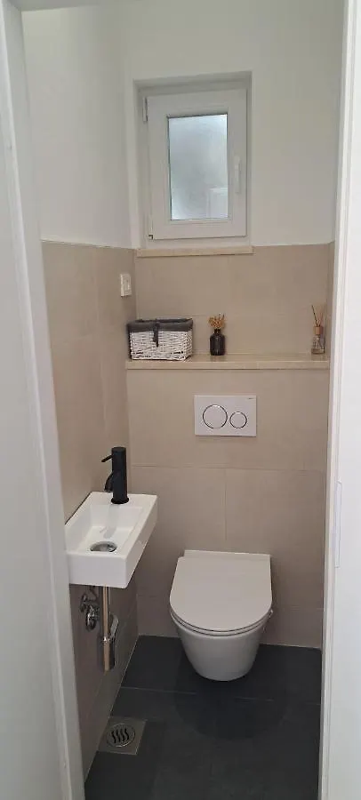 Amai Apartment Split